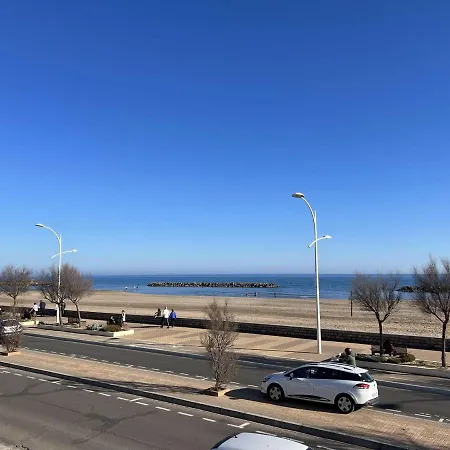 T4 1er Et. 3 Ch, Terrasse, 10m Plage, Parking - Fr-1-701-59 *