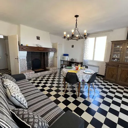 Apartment T4 1er Et. 3 Ch, Terrasse, 10m Plage, Parking - Fr-1-701-59 *