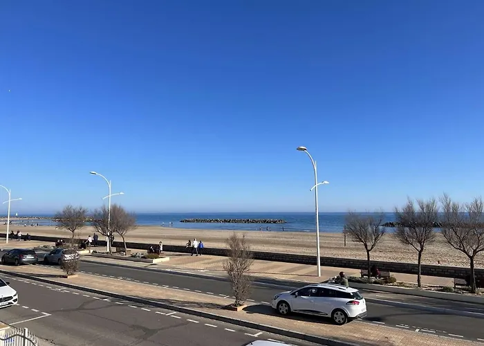 T4 1er Et. 3 Ch, Terrasse, 10m Plage, Parking - Fr-1-701-59 *