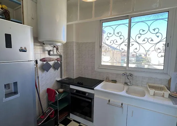 T4 1er Et. 3 Ch, Terrasse, 10m Plage, Parking - Fr-1-701-59 *